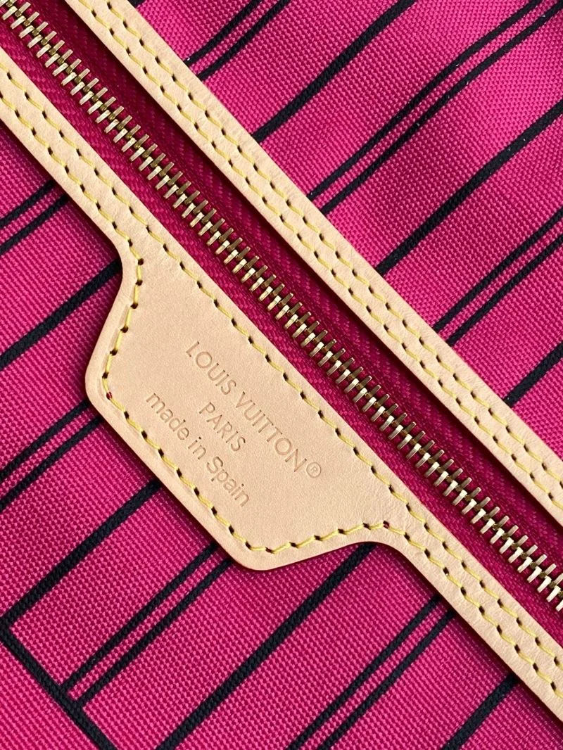 Compact Louis Vuitton Shopping Bags 42552