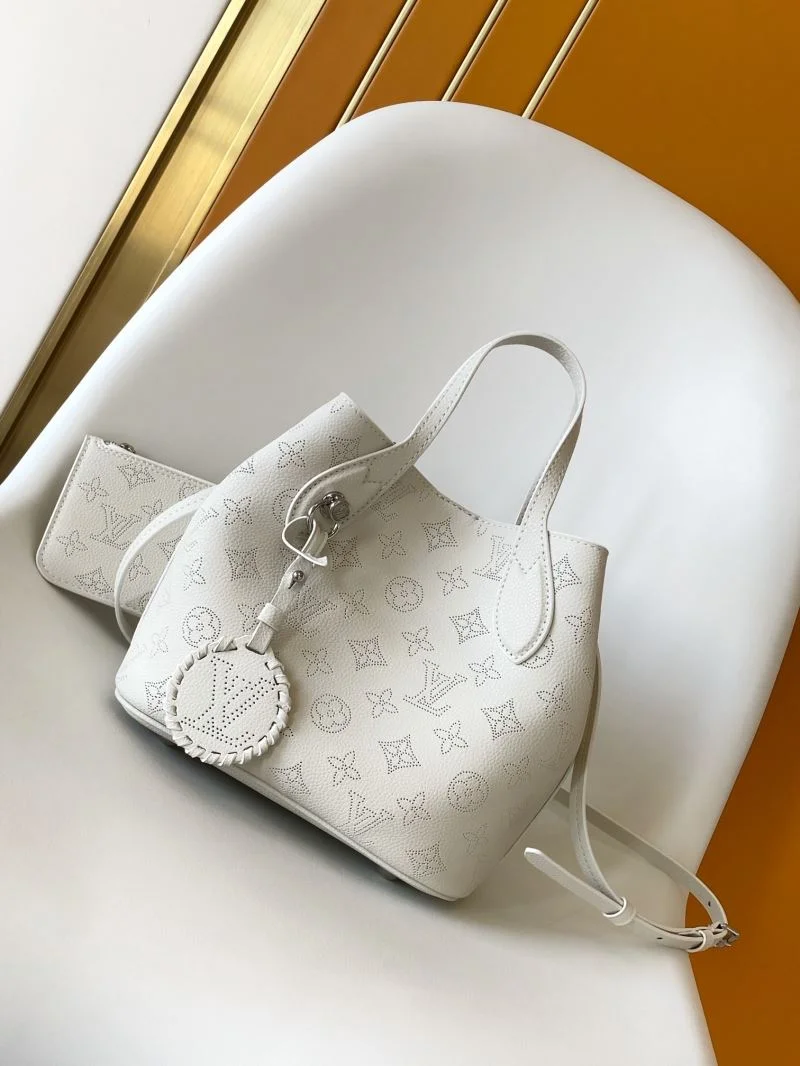Louis Vuitton Shopping Bags Bold 42550