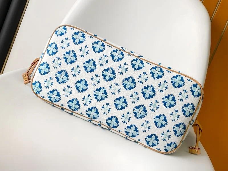 Soft Louis Vuitton Shopping Bags 42496