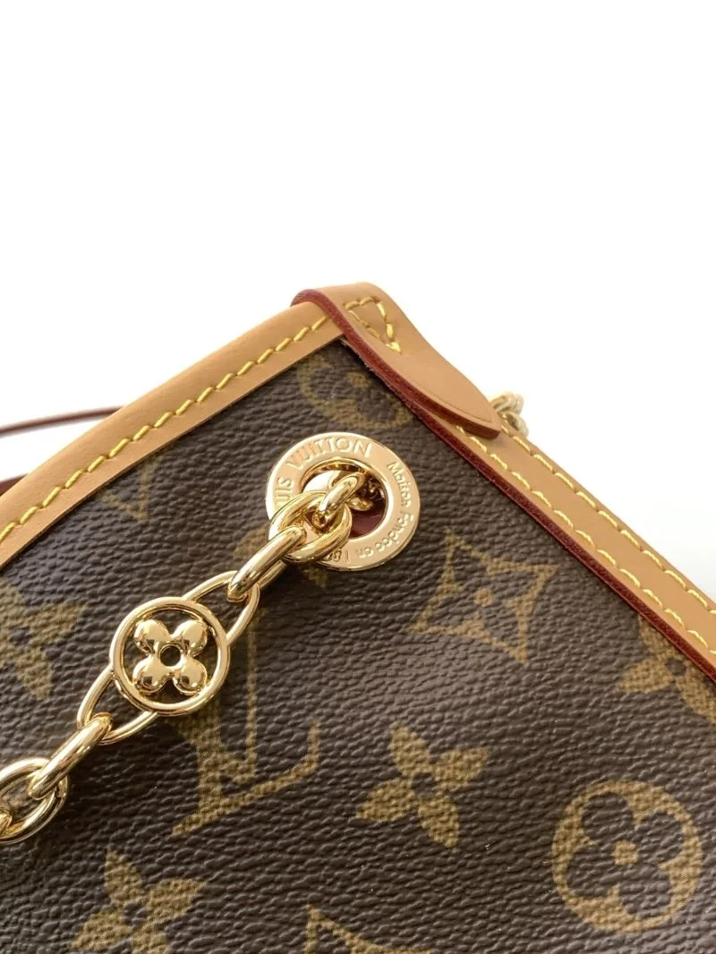 Minimalist Louis Vuitton Shopping Bags 42490