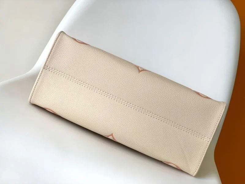 Lightweight Louis Vuitton Shopping Bags 42479