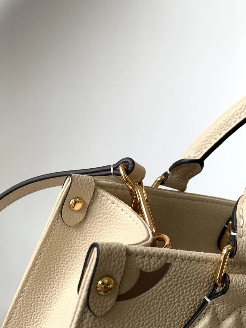 Louis Vuitton Shopping Bags TechFriendly 42470