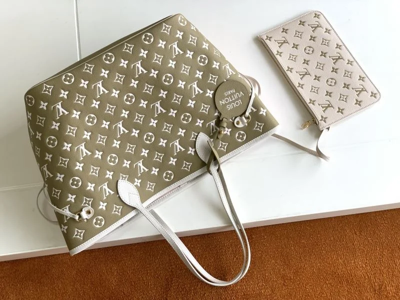 Minimalist Louis Vuitton Shopping Bags 42455