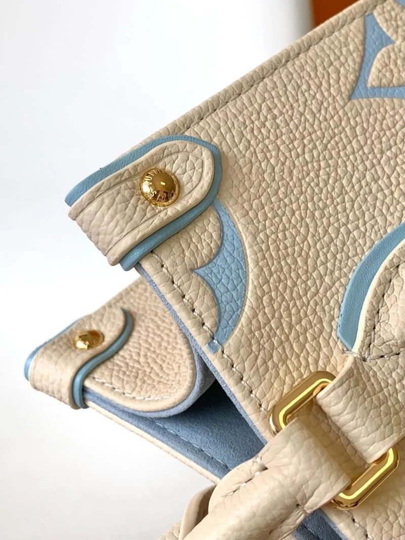 Bold Louis Vuitton Shopping Bags 42450