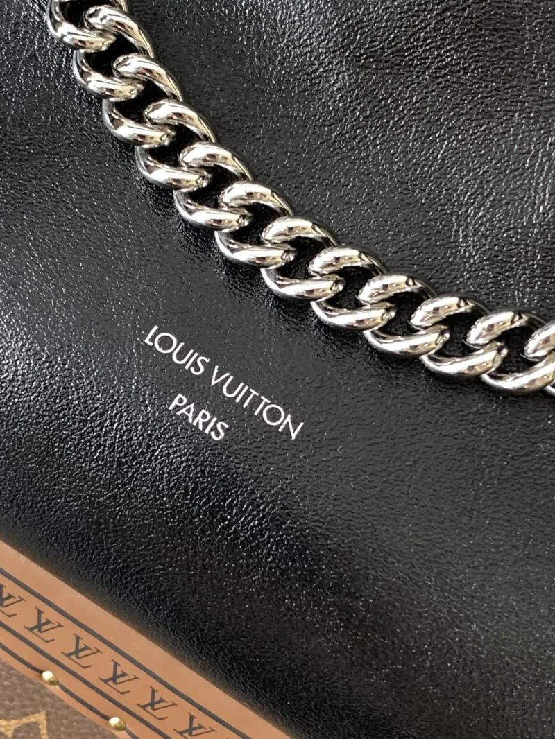 Snug Louis Vuitton Shopping Bags 42424