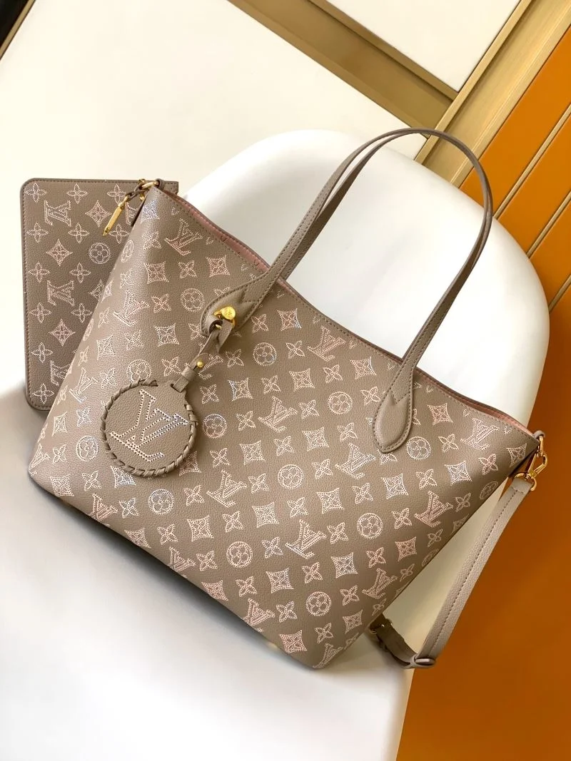 Bold Louis Vuitton Shopping Bags 41901