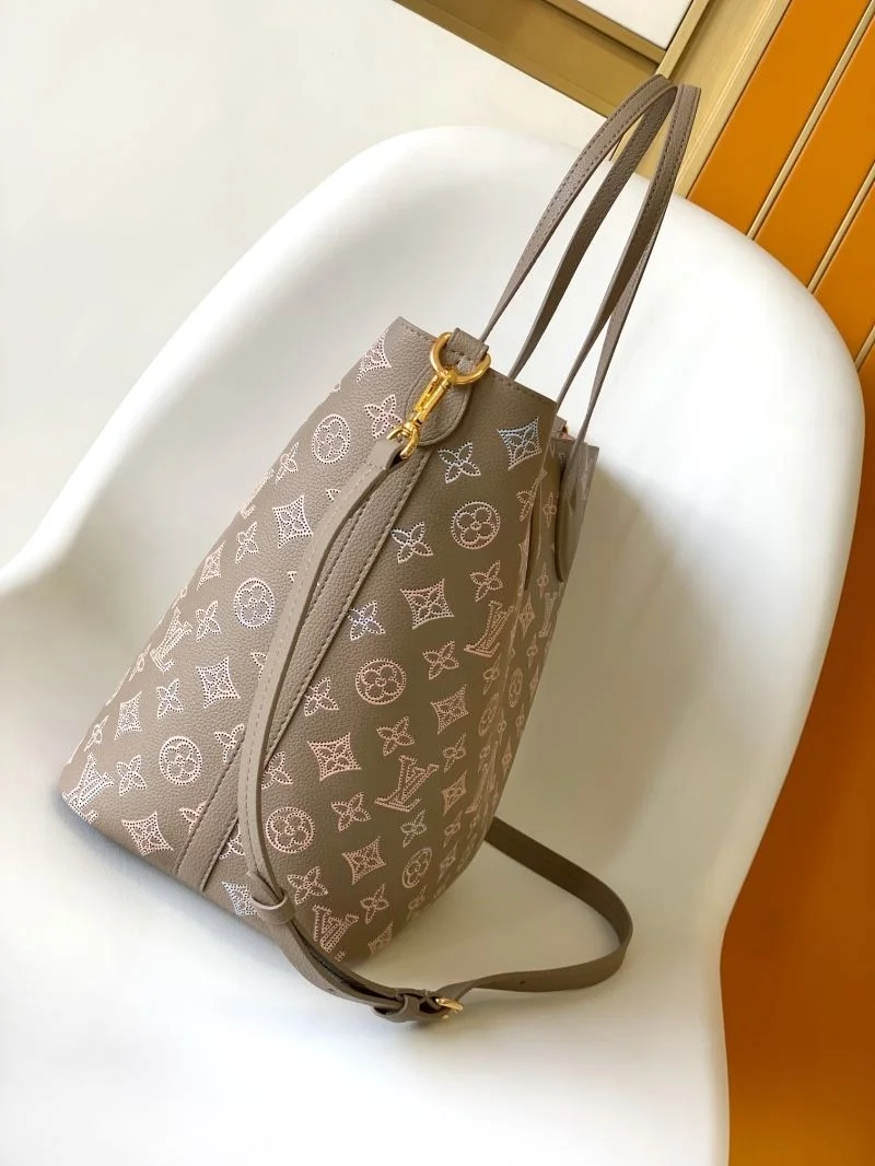 Bold Louis Vuitton Shopping Bags 41901