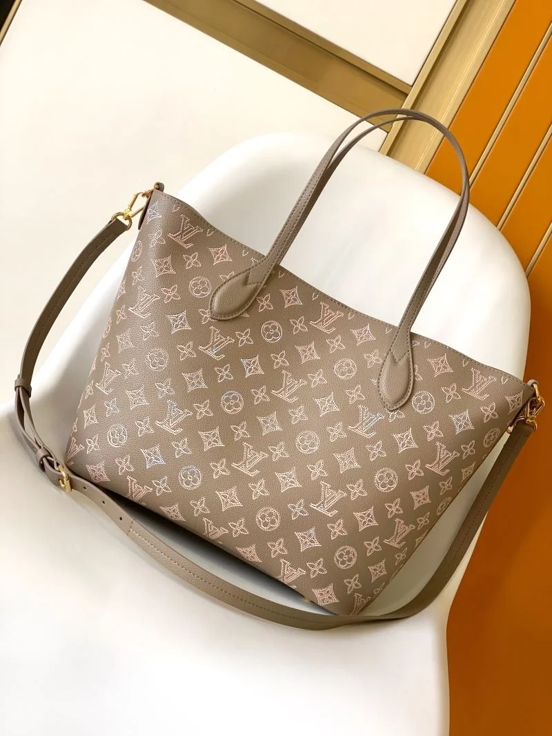 Bold Louis Vuitton Shopping Bags 41901