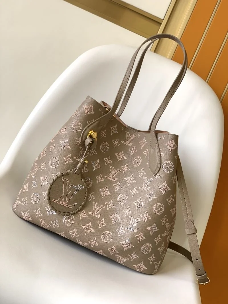 Bold Louis Vuitton Shopping Bags 41901