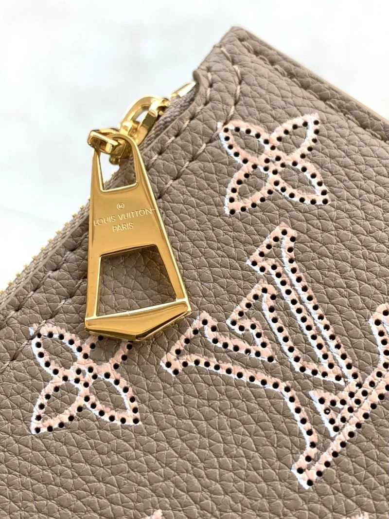 Bold Louis Vuitton Shopping Bags 41901