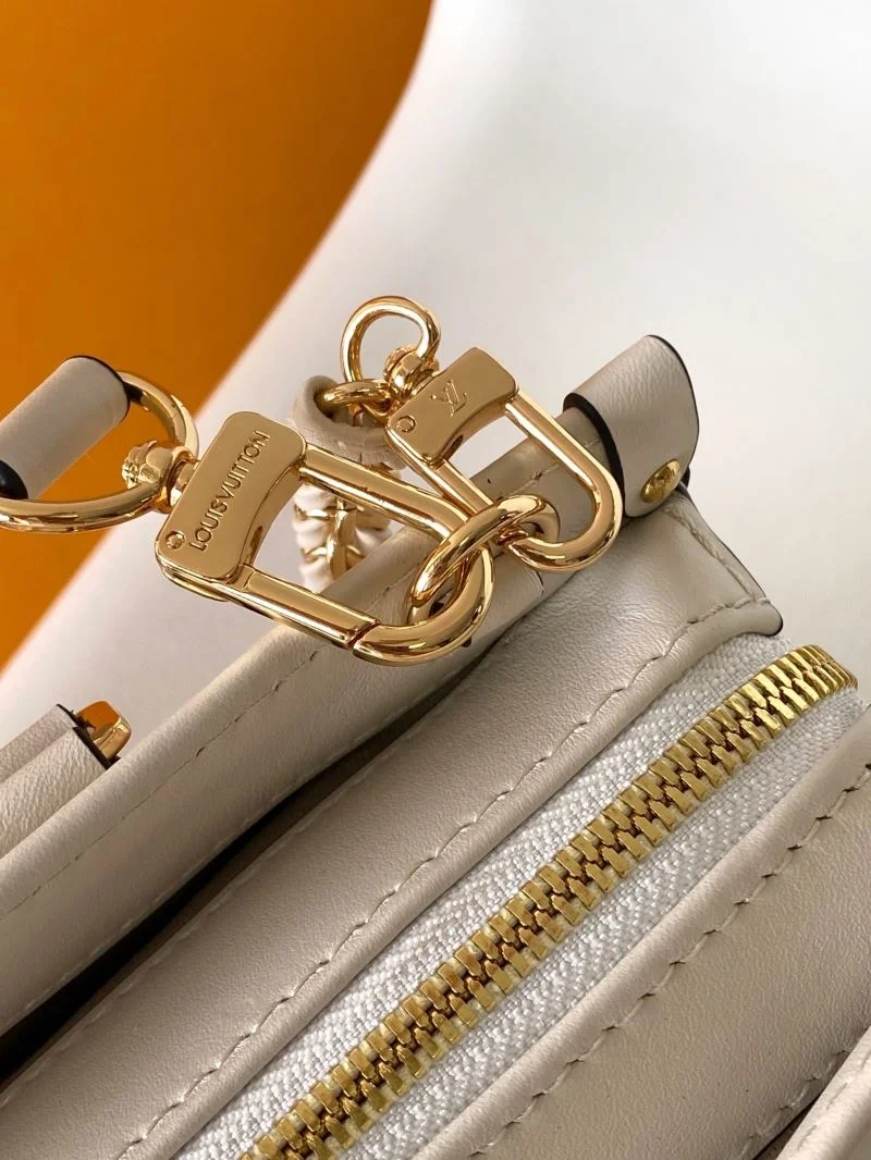 Supportive Louis Vuitton Shopping Bags 41885