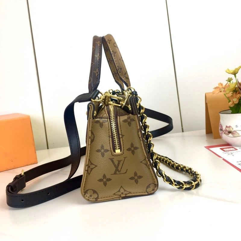 Louis Vuitton Shopping Bags Attractive 87399