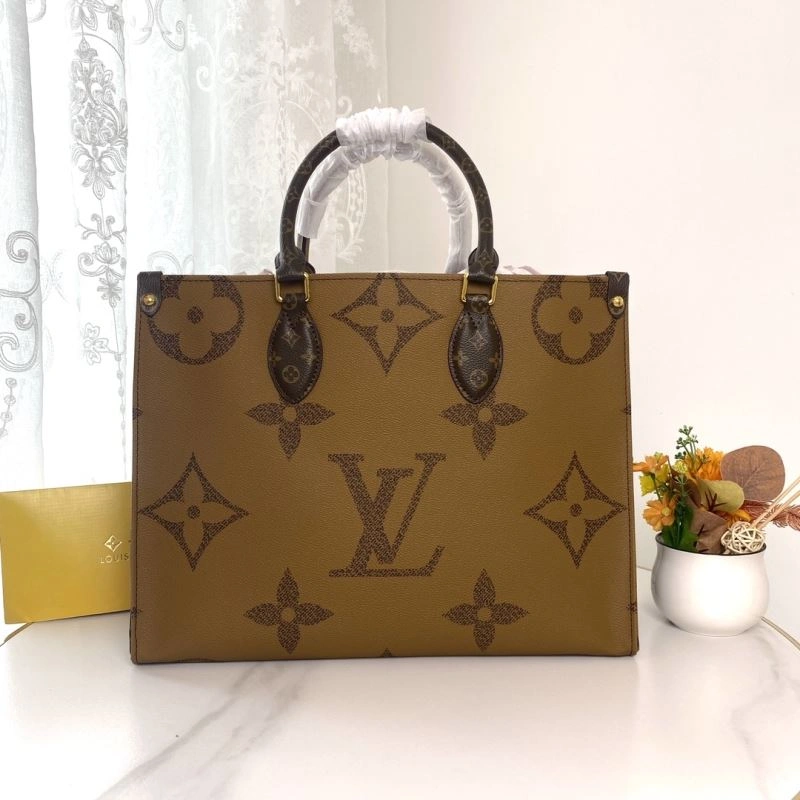 Louis Vuitton Shopping Bags TechFriendly 87392
