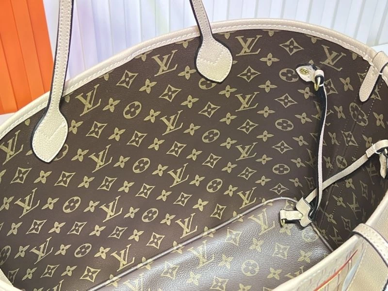 Fashionable Louis Vuitton Shopping Bags 80127