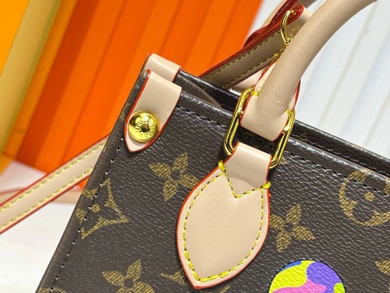 Louis Vuitton Shopping Bags Trendsetting 80112