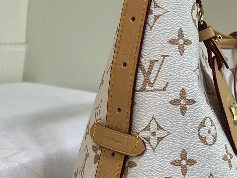 Breathable Louis Vuitton Shopping Bags 80105