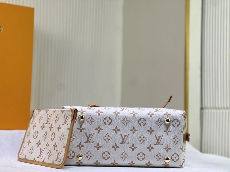 Breathable Louis Vuitton Shopping Bags 80105