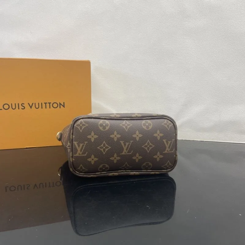 Breathable Louis Vuitton Shopping Bags 41730