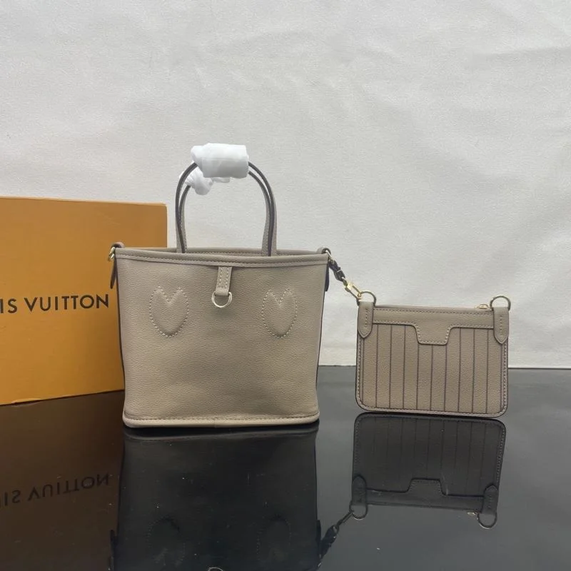 Breathable Louis Vuitton Shopping Bags 41730
