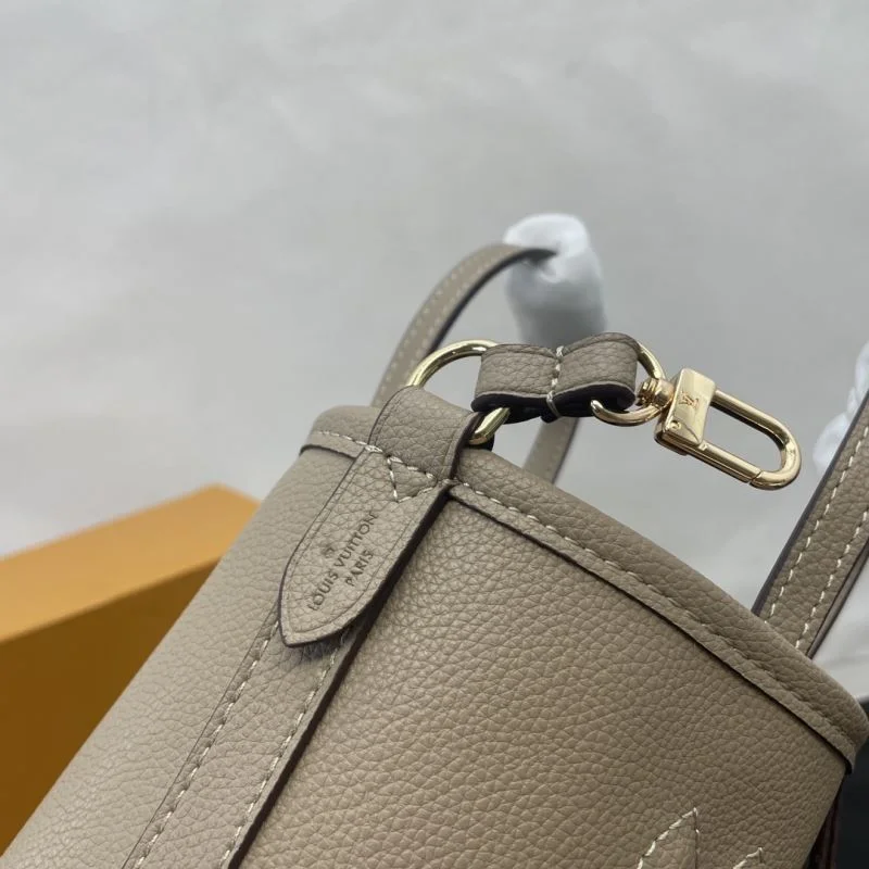 Breathable Louis Vuitton Shopping Bags 41730