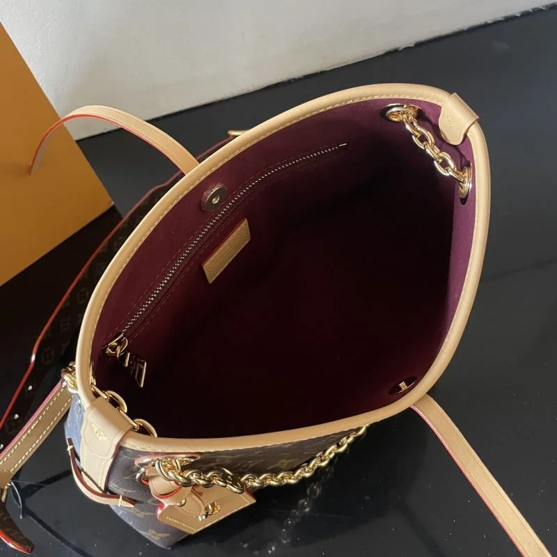 Resilient Louis Vuitton Shopping Bags 41715