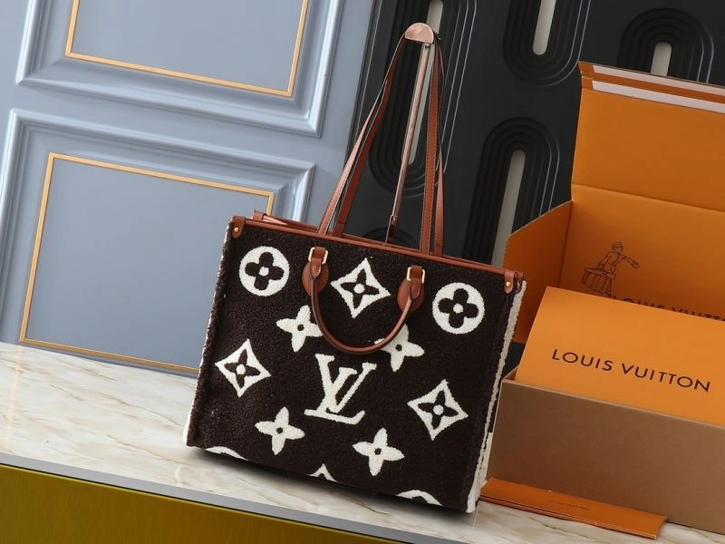 Resilient Louis Vuitton Shopping Bags 88530
