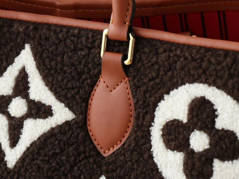 Resilient Louis Vuitton Shopping Bags 88530