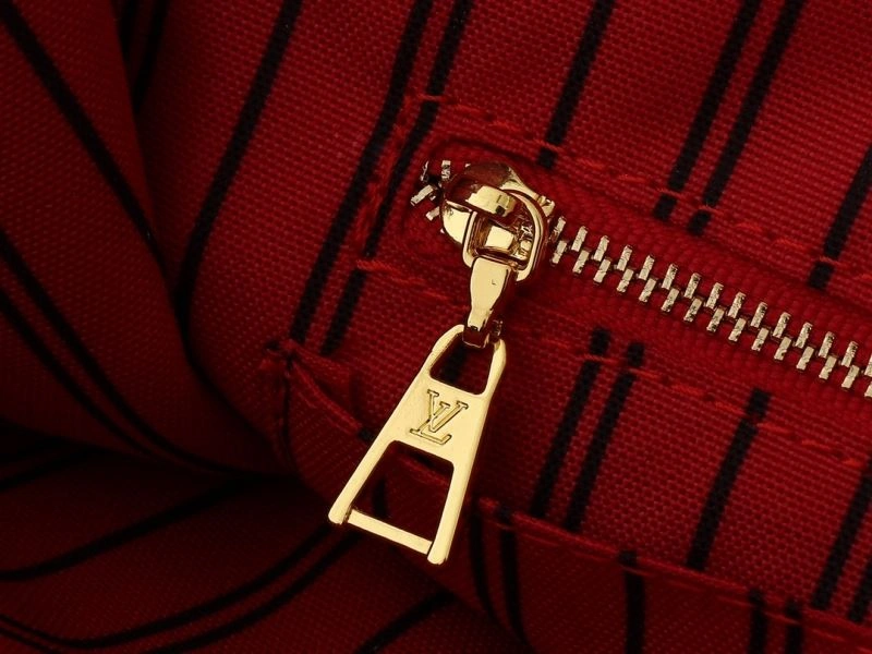 Resilient Louis Vuitton Shopping Bags 88530