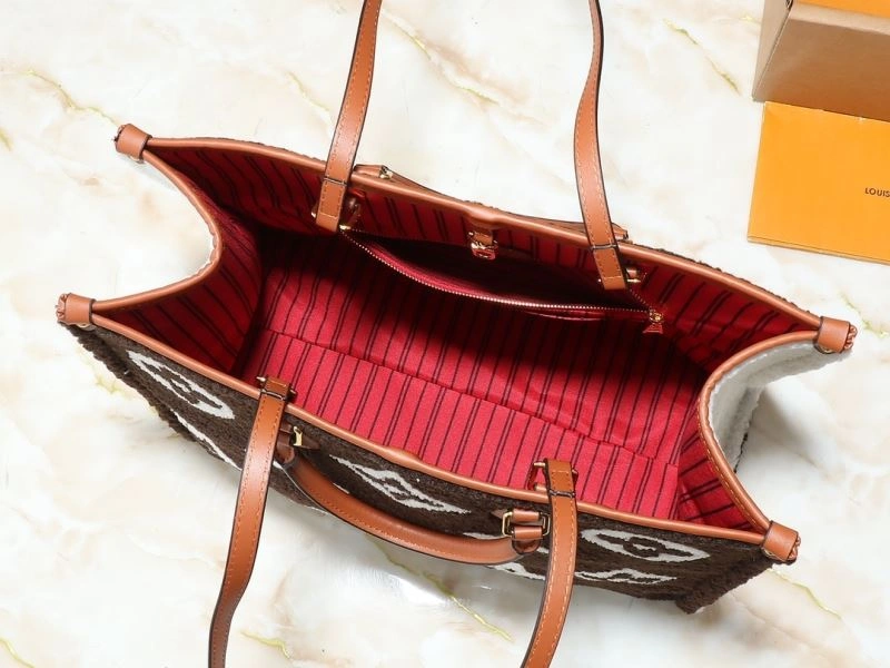 Resilient Louis Vuitton Shopping Bags 88530