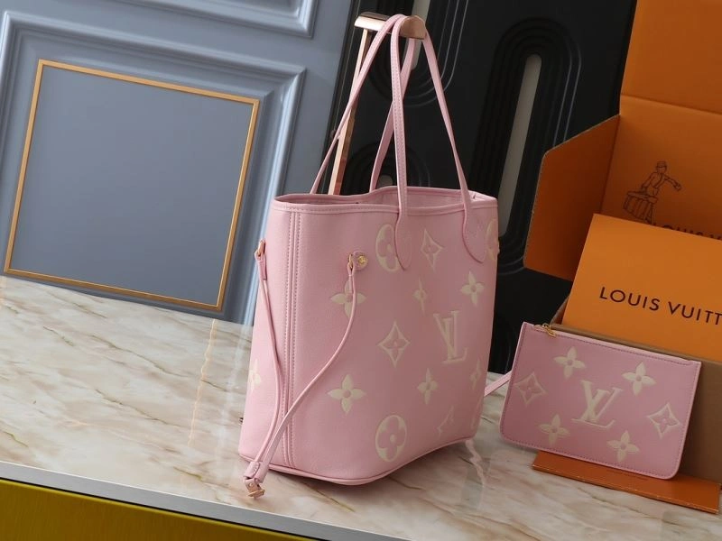 RelaxedFit Louis Vuitton Shopping Bags 88529