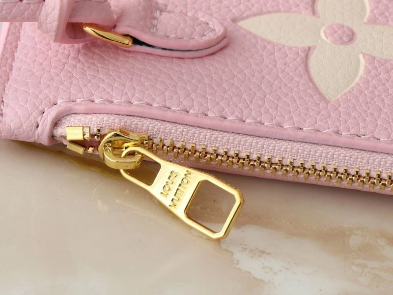 RelaxedFit Louis Vuitton Shopping Bags 88529