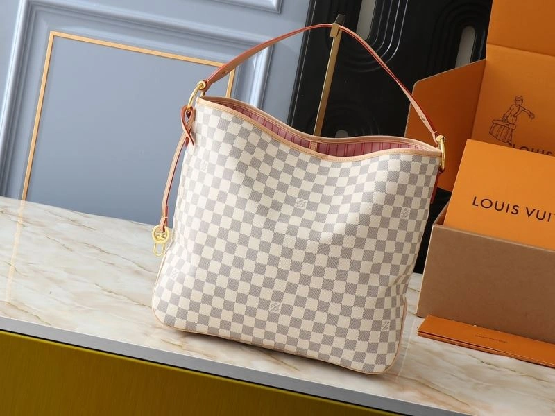 Louis Vuitton Shopping Bags Elegant 88546