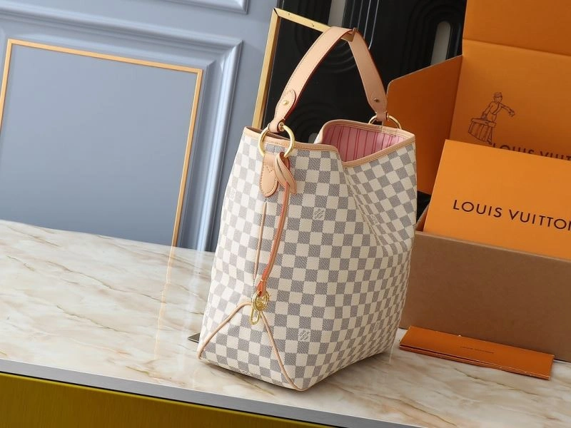 Louis Vuitton Shopping Bags Elegant 88546