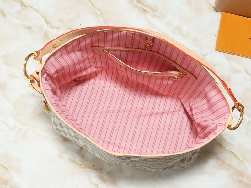 Louis Vuitton Shopping Bags Elegant 88546