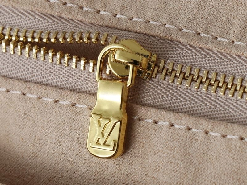 Louis Vuitton Shopping Bags Comfortable 88561