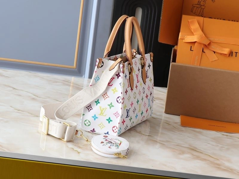Functional Louis Vuitton Shopping Bags 88560