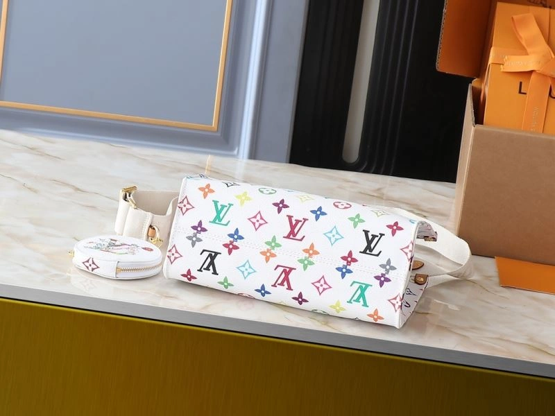 Functional Louis Vuitton Shopping Bags 88560