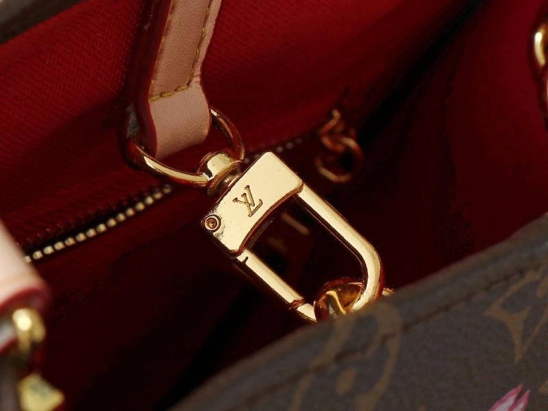WeatherProof Louis Vuitton Shopping Bags 88523