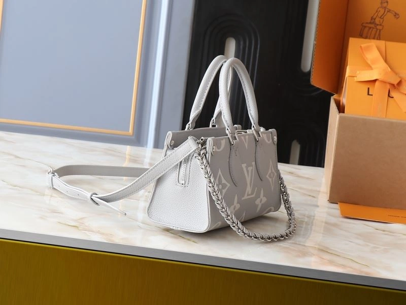 Premium Louis Vuitton Shopping Bags 88519