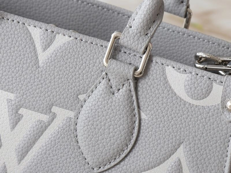 Premium Louis Vuitton Shopping Bags 88519