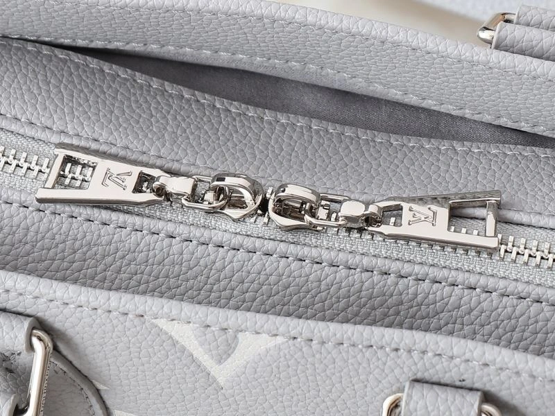 Premium Louis Vuitton Shopping Bags 88519