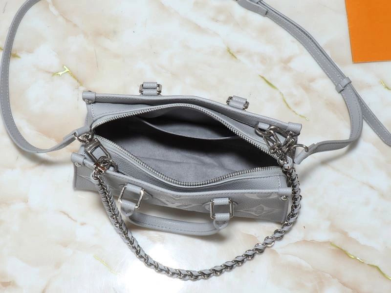 Premium Louis Vuitton Shopping Bags 88519
