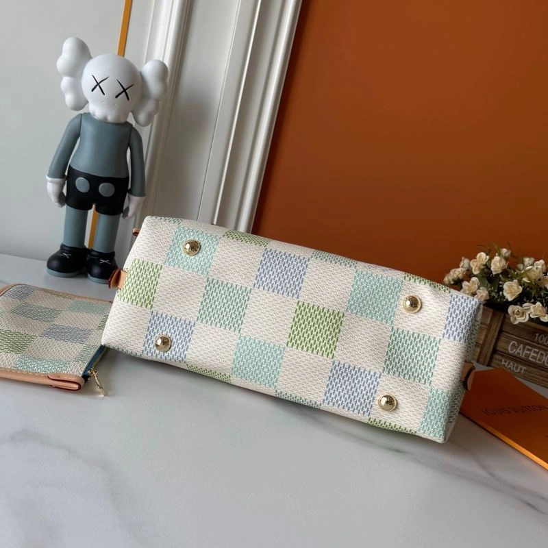 Lightweight Louis Vuitton Shopping Bags 88508