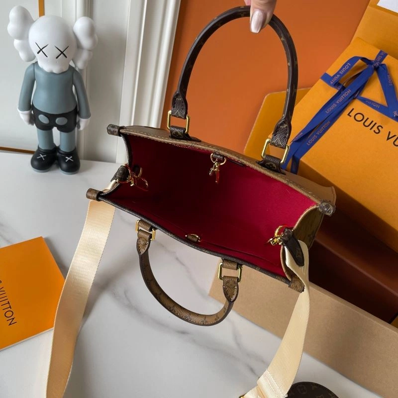 Chic Louis Vuitton Shopping Bags 88540
