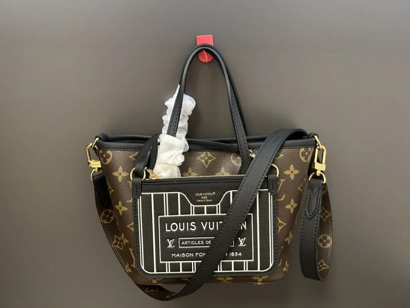 Stretchable Louis Vuitton Shopping Bags 41133