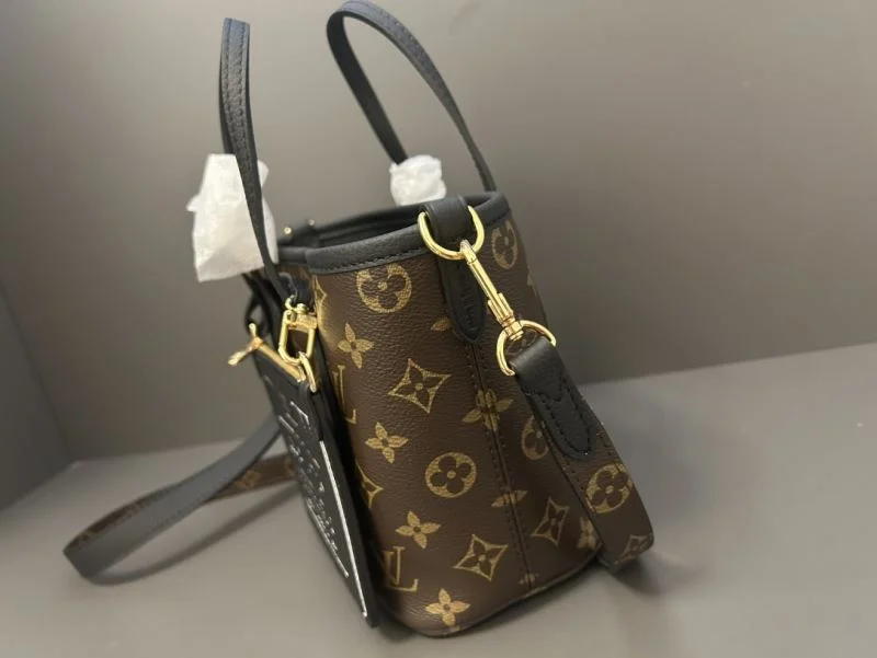 Stretchable Louis Vuitton Shopping Bags 41133
