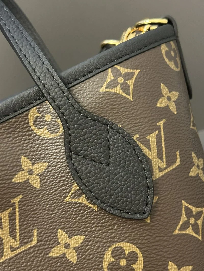 Stretchable Louis Vuitton Shopping Bags 41133