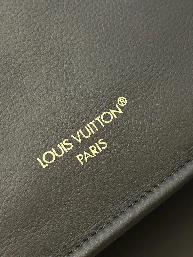Stretchable Louis Vuitton Shopping Bags 41133