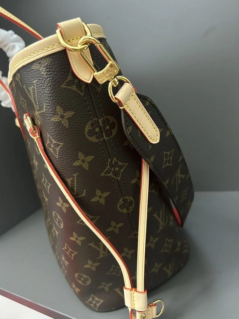 Louis Vuitton Shopping Bags WellDesigned 41124