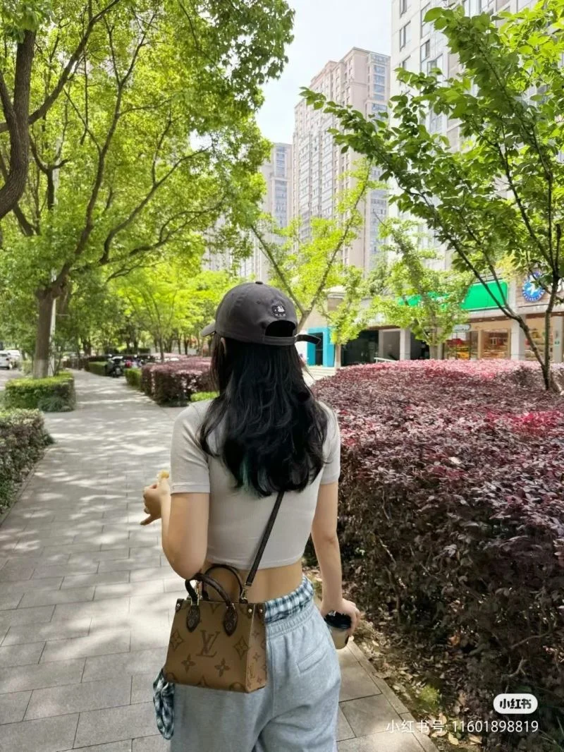 Louis Vuitton Shopping Bags Resilient 49221